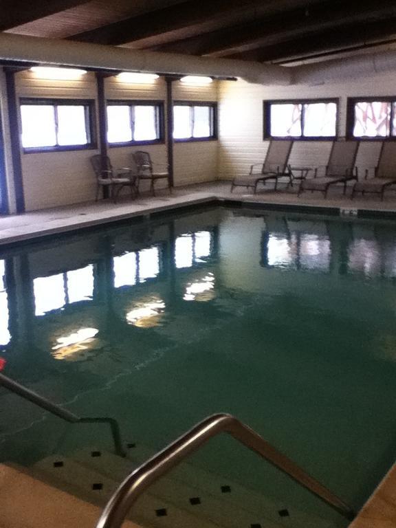 Baraga Lakeside Inn ภายนอก รูปภาพ