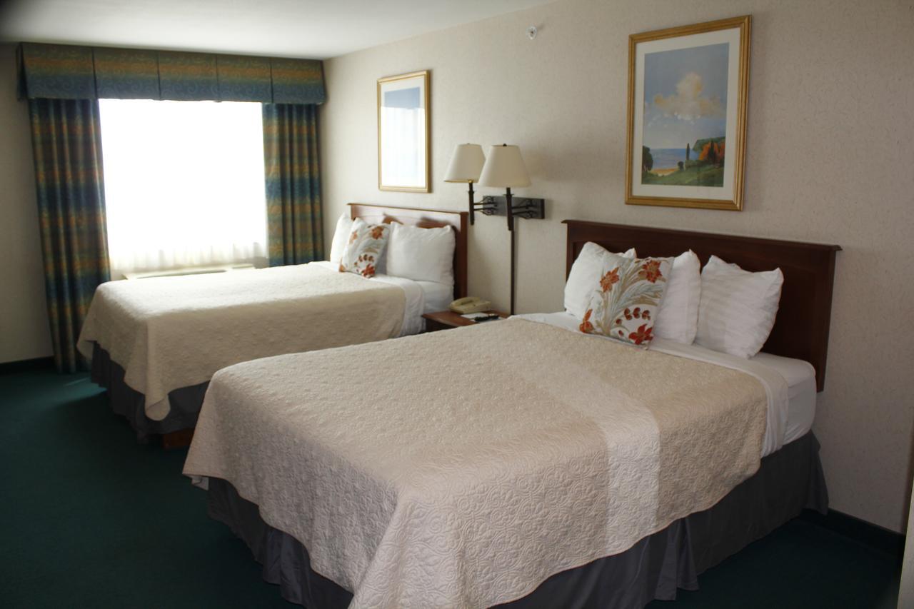 Baraga Lakeside Inn ภายนอก รูปภาพ