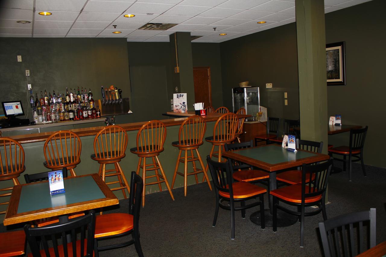 Baraga Lakeside Inn ภายนอก รูปภาพ
