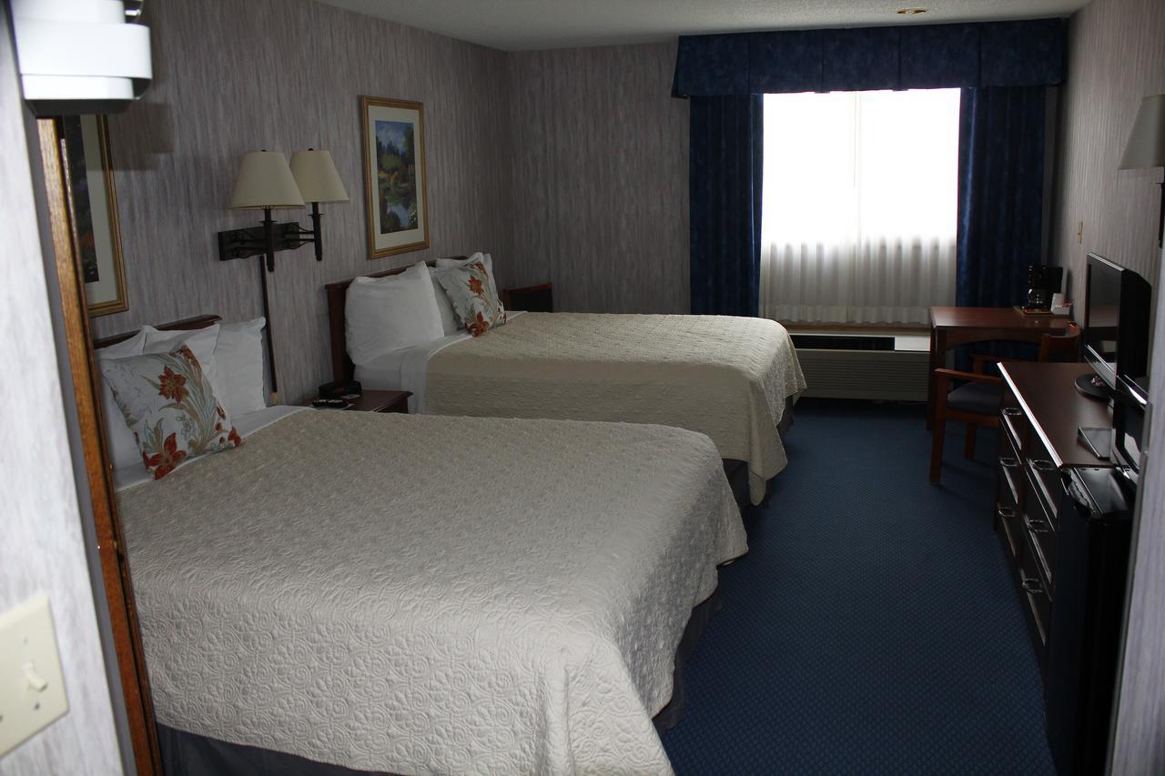 Baraga Lakeside Inn ภายนอก รูปภาพ